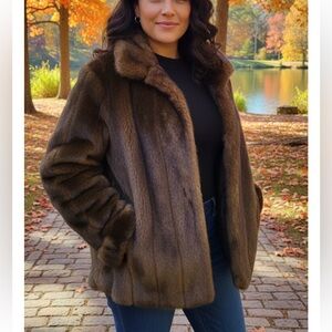 Luxury Genuine Mink Fur Coat XXL 22/24 - Pristine Condition - Rich Brown